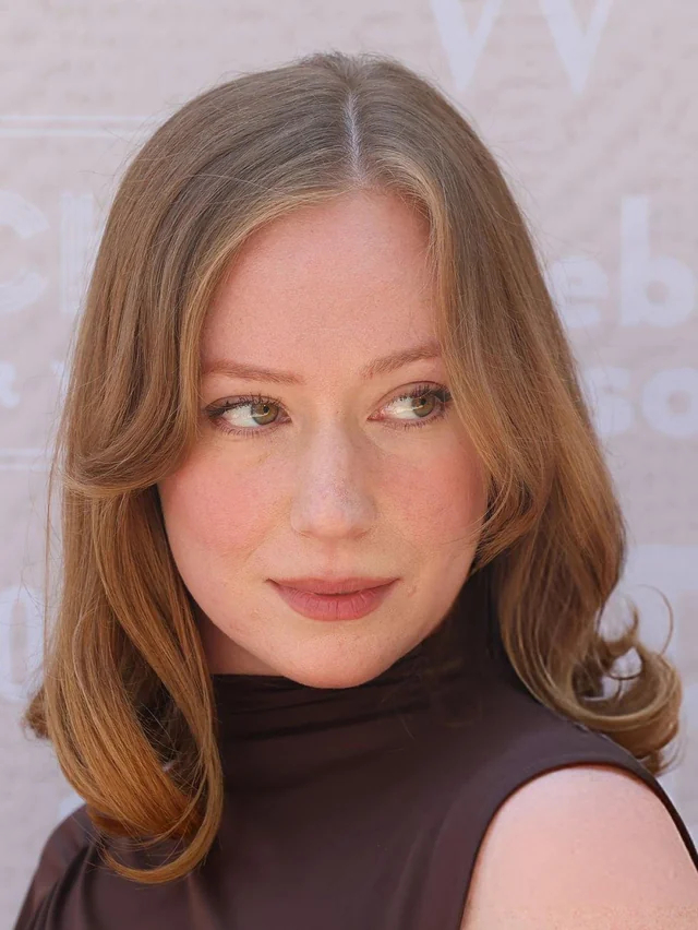 Hannah Einbinder
