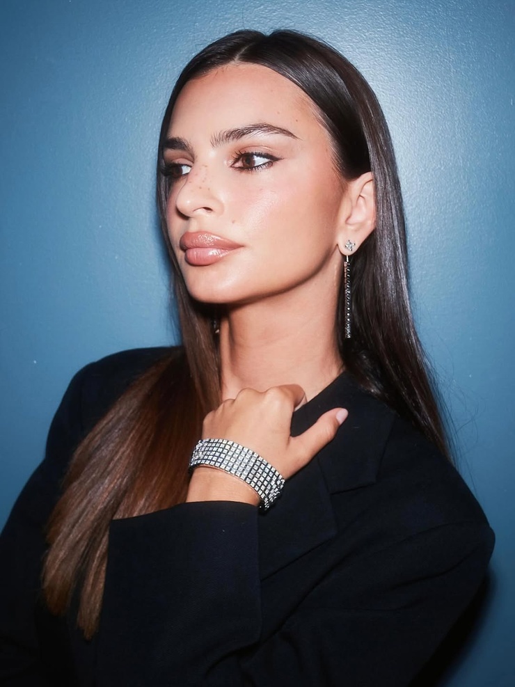 Emily Ratajkowski
