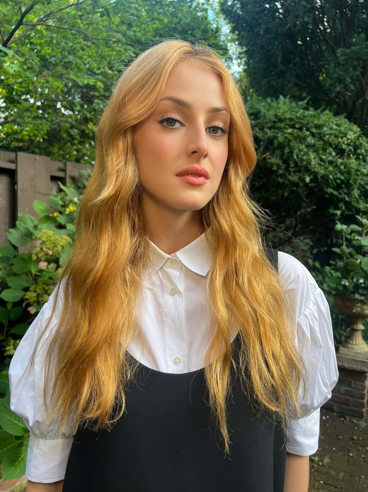 Anna Van Patten
