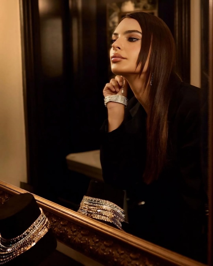 Emily Ratajkowski