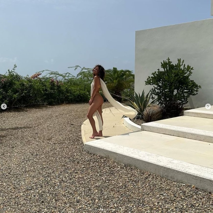 Adria Arjona Adria Arjona