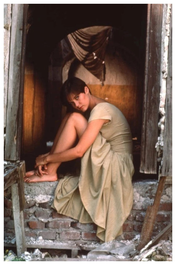 Carey Lowell