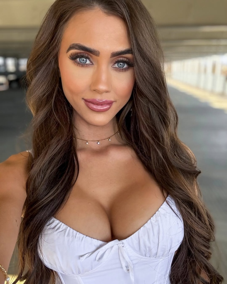Isabella Leeb Isabella Leeb