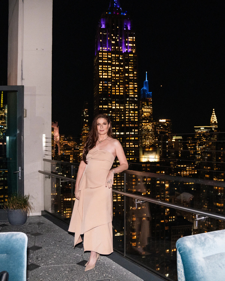 Debra Messing