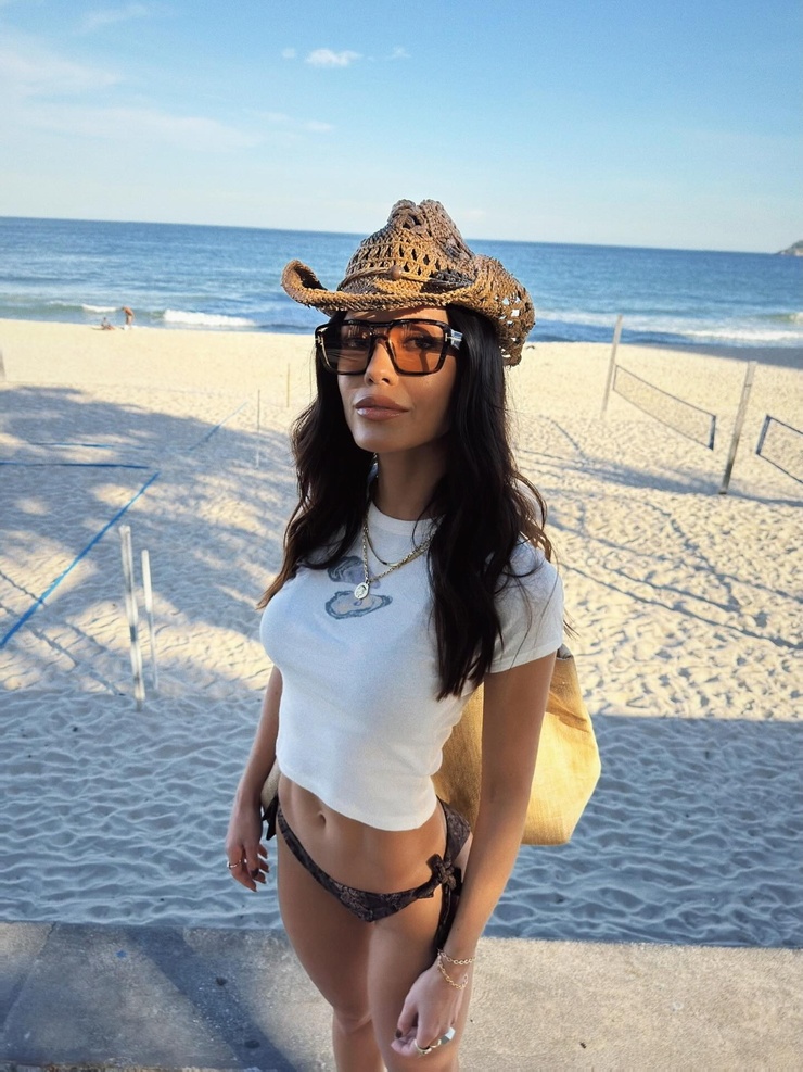 Vitória Strada