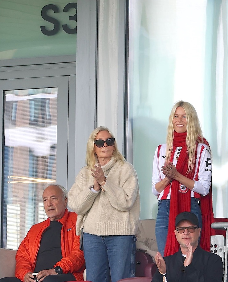 Claudia Schiffer Claudia Schiffer