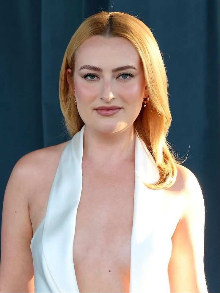 Amelia Dimoldenberg