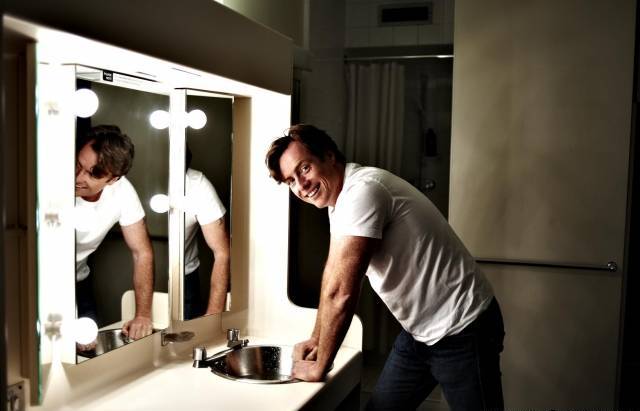 Toby Stephens