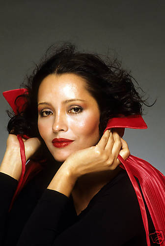 Barbara Carrera