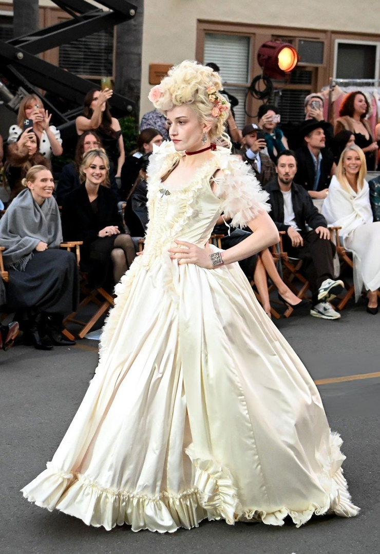 Julia Garner
