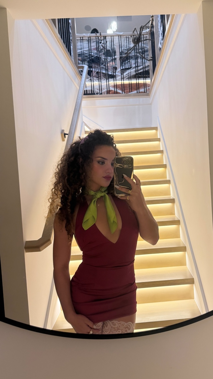 Sofie Dossi Sofie Dossi