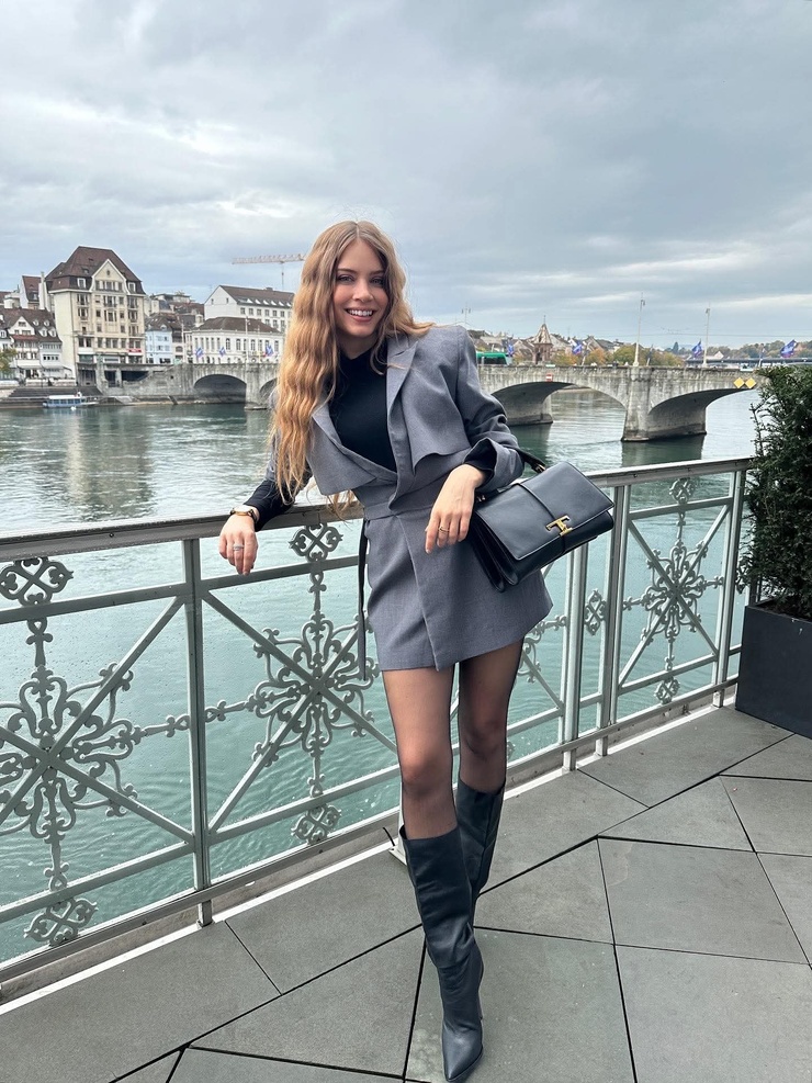 Xenia Tchoumitcheva Xenia Tchoumitcheva