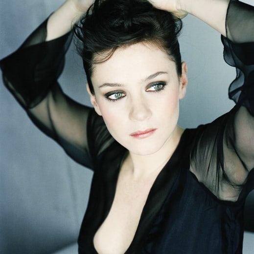 Anna Friel