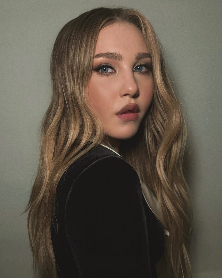 Ella Anderson Ella Anderson