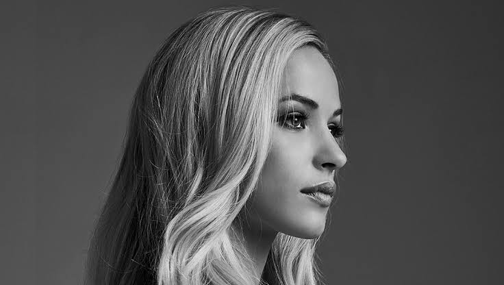 Alexis Knapp
