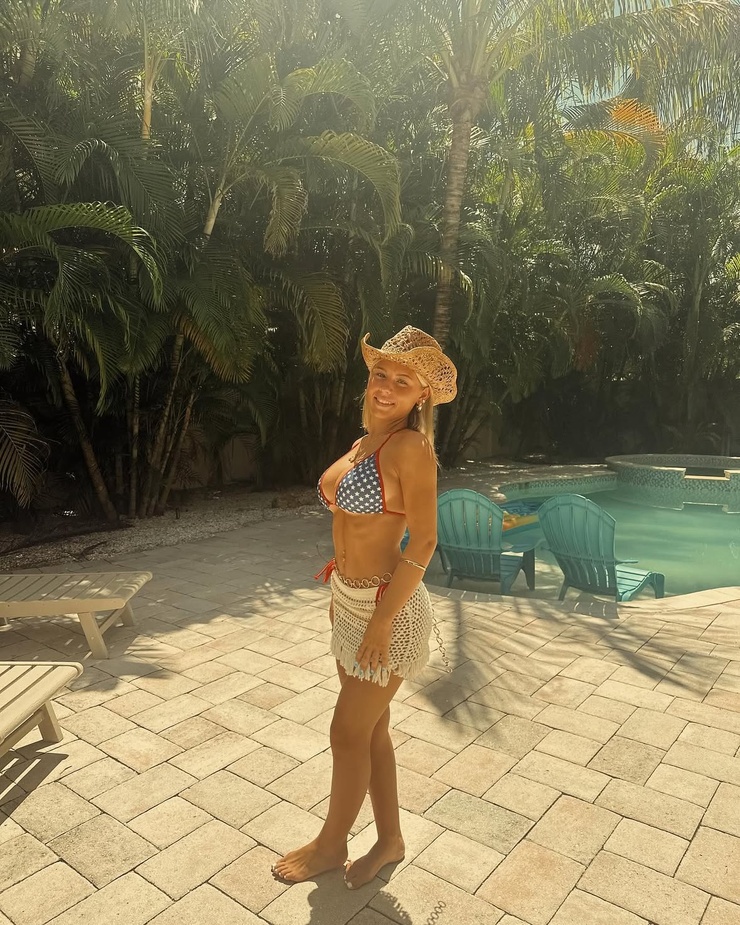 Ariana White Ariana White