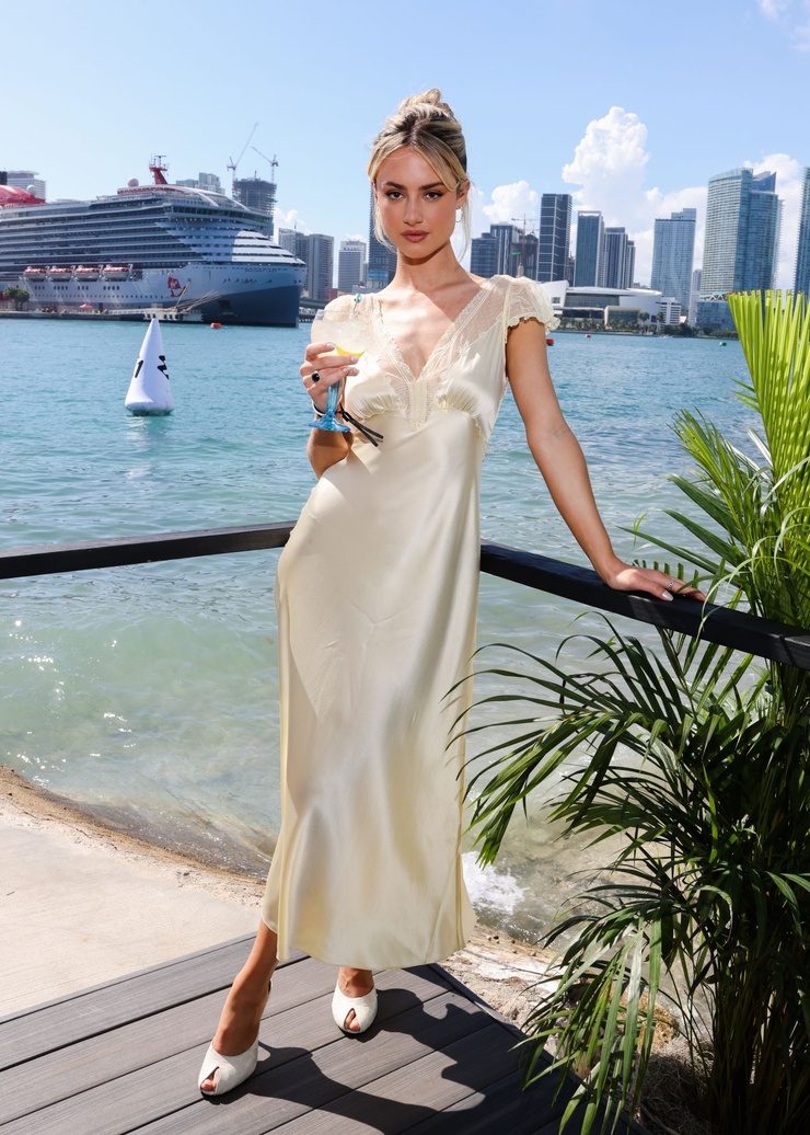 Grace Van Patten