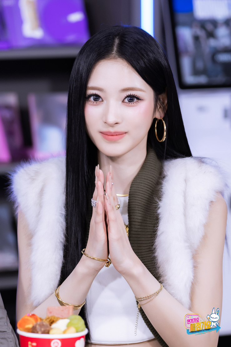Anna Tanaka Anna Tanaka