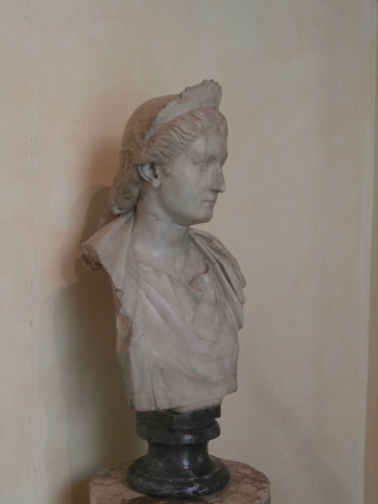Bust of Vibia Sabina Bust of Vibia Sabina