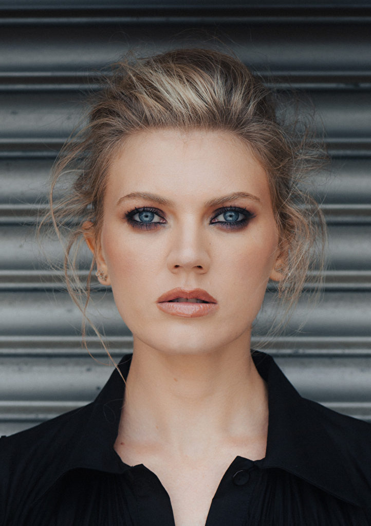 Ella Loudon Ella Loudon