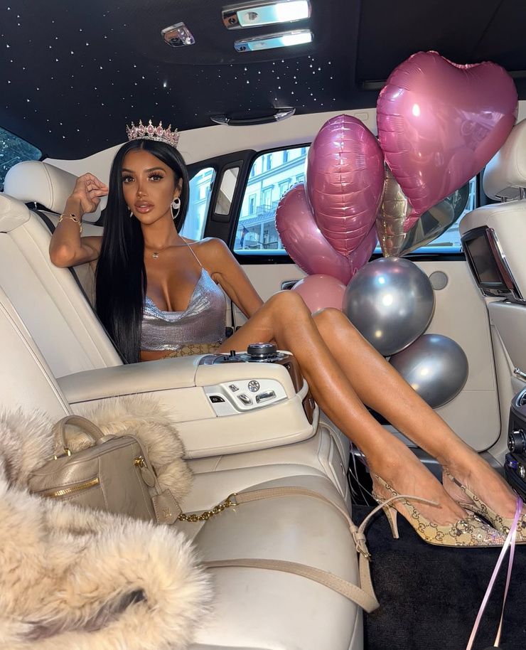 Chloe Khan