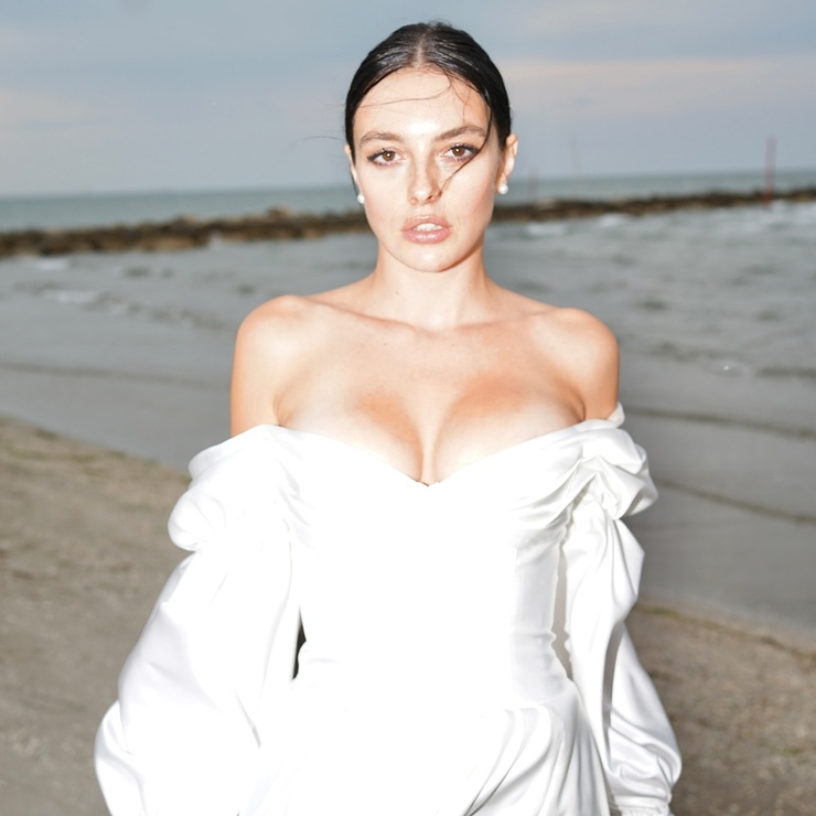 Melis Sezen Melis Sezen
