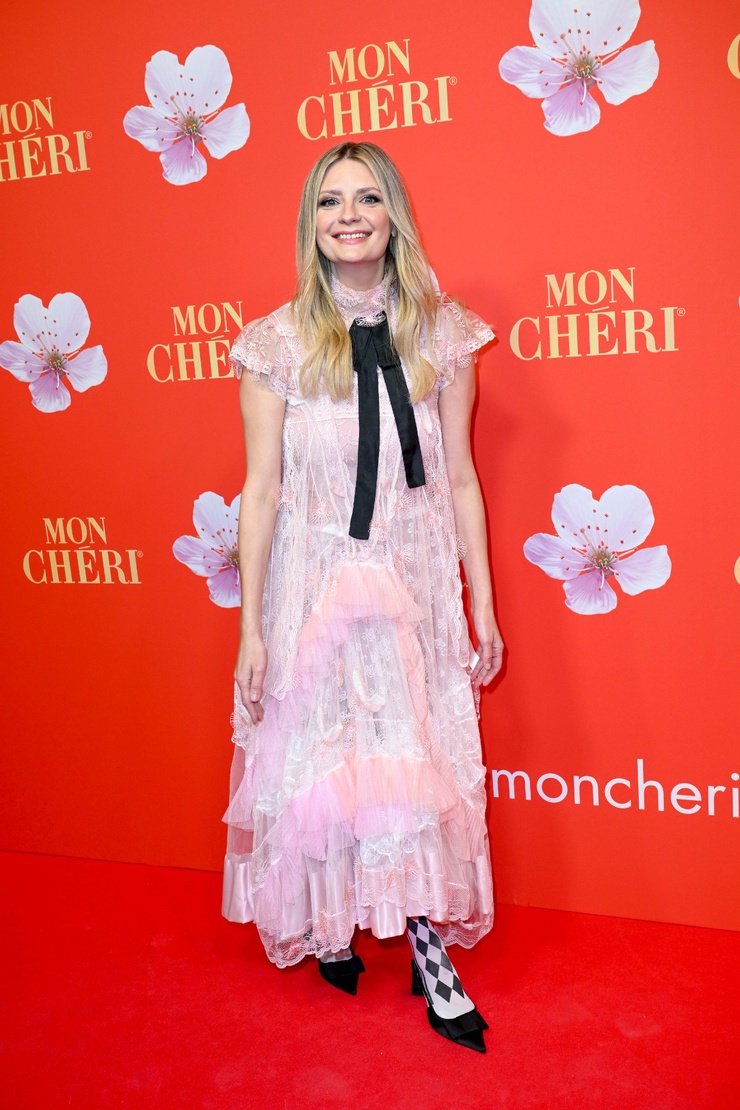 Mischa Barton Mischa Barton