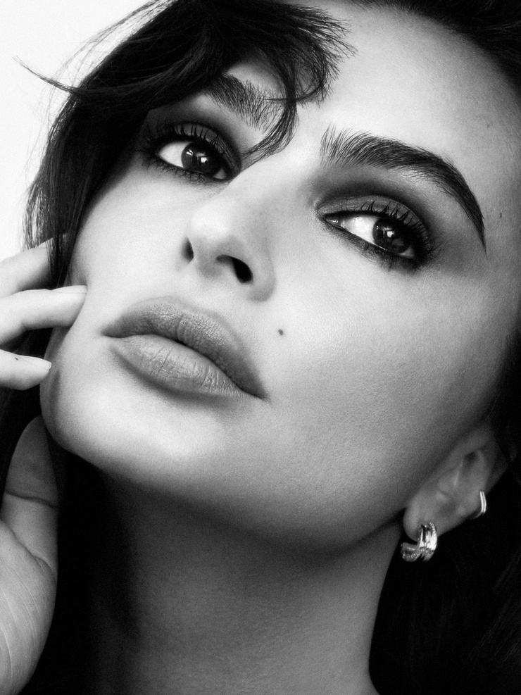 Emily Ratajkowski