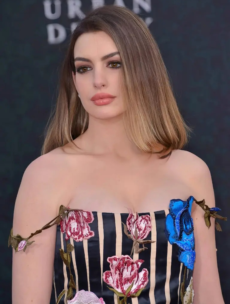 Anne Hathaway