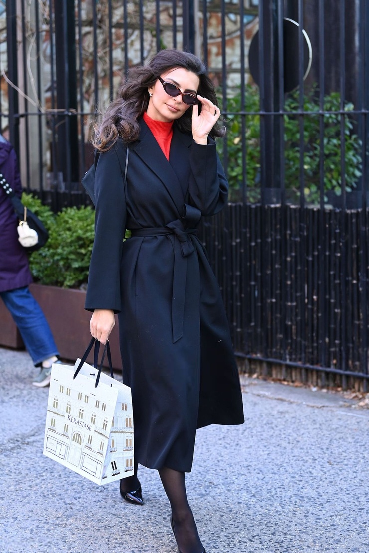 Emily Ratajkowski
