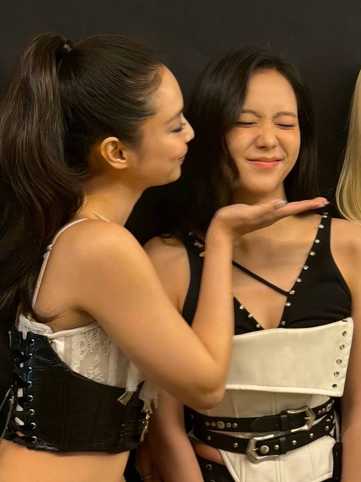 Black Pink