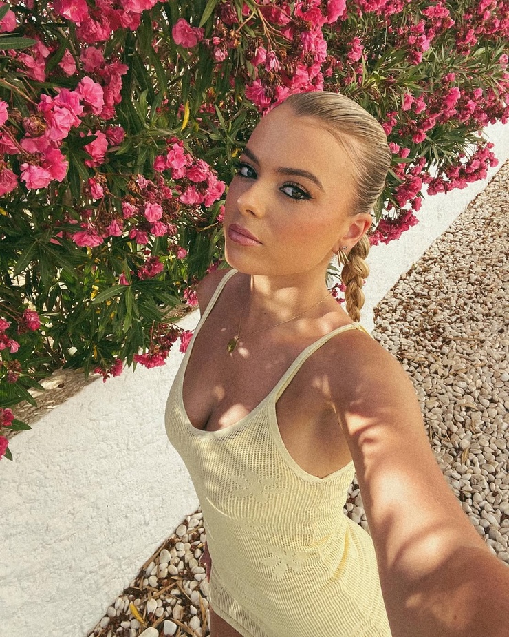 Phoebe Noble