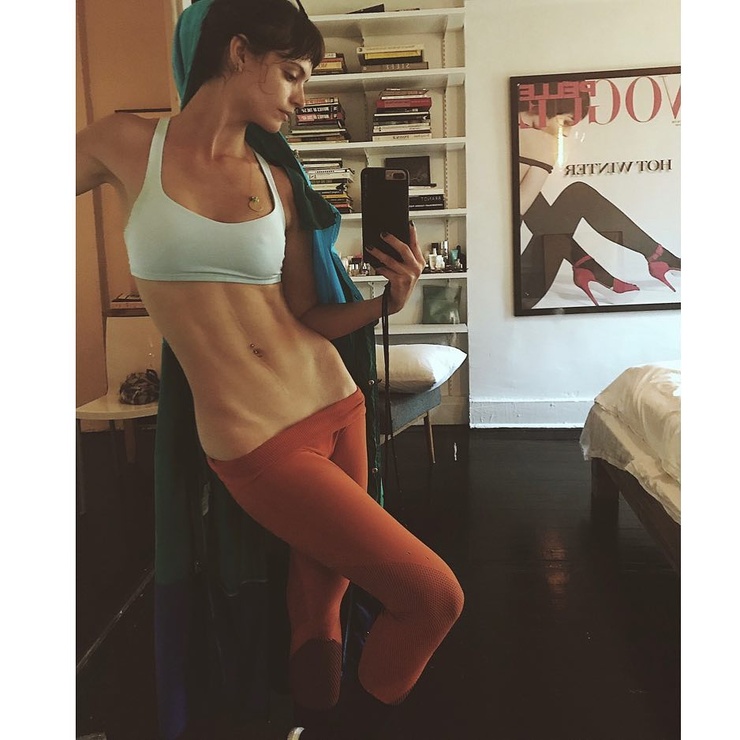 Charlbi Dean Kriek
