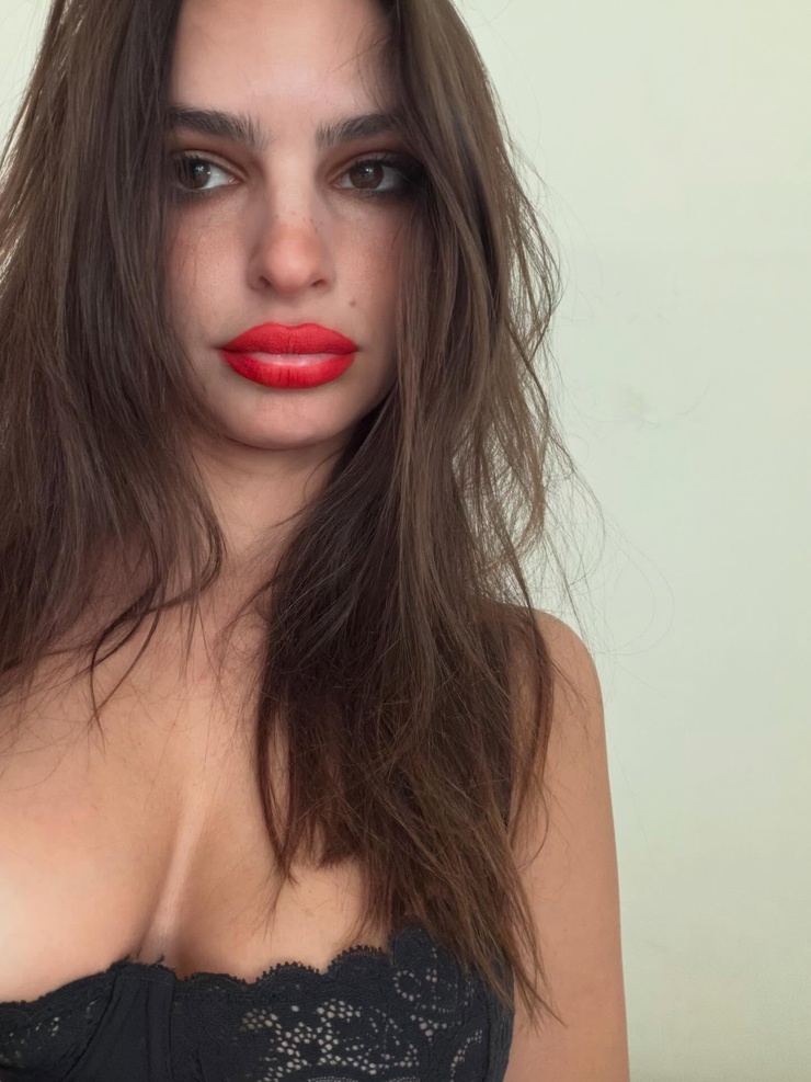 Emily Ratajkowski