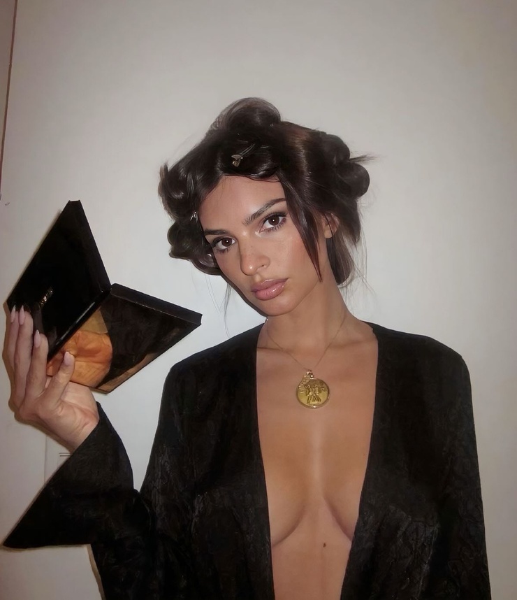 Emily Ratajkowski