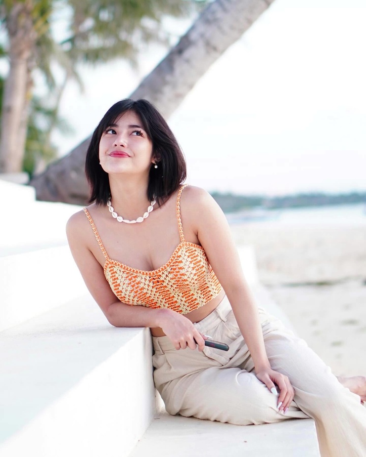 Jane De Leon