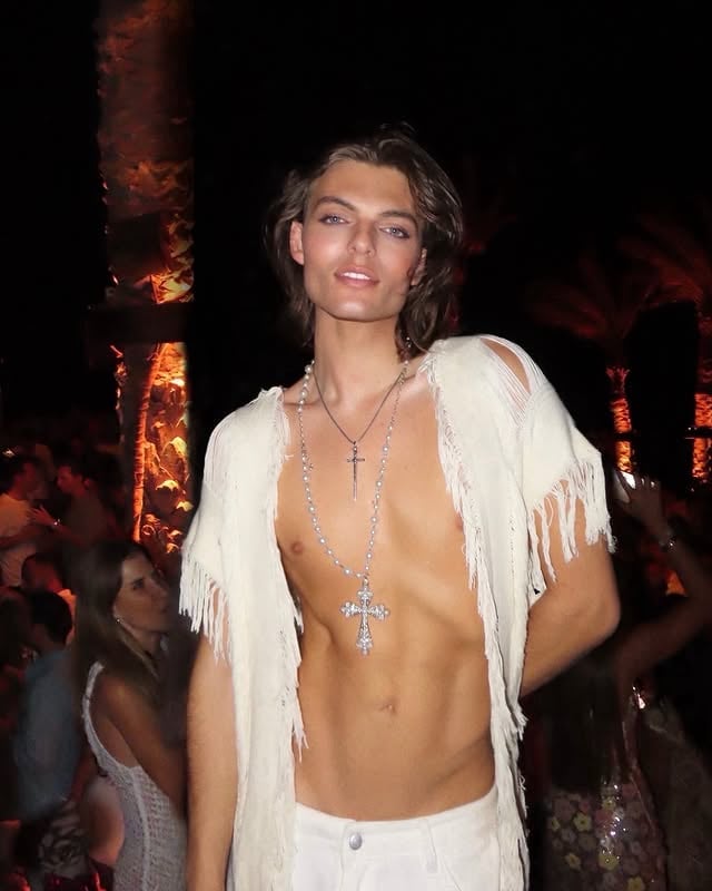Damian Hurley Damian Hurley