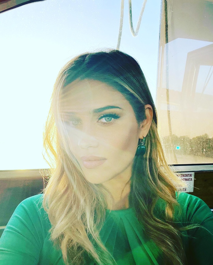 Ana Beatriz Barros Ana Beatriz Barros