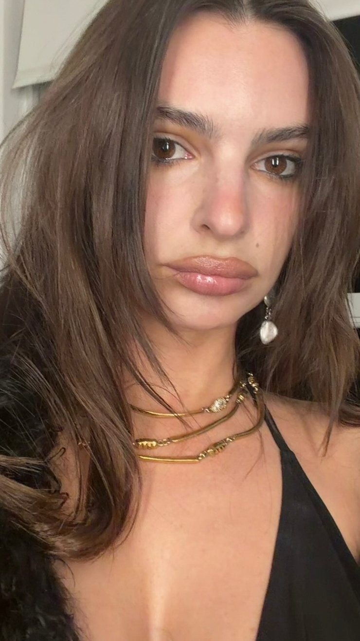 Emily Ratajkowski