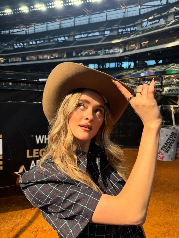 Lizzy Greene