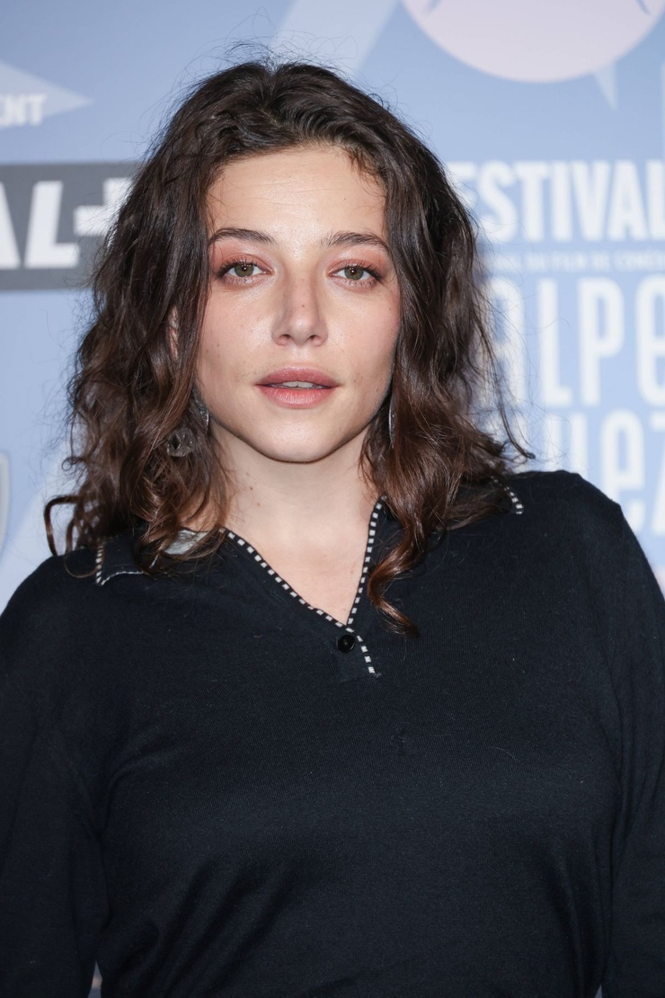 Zoé Adjani