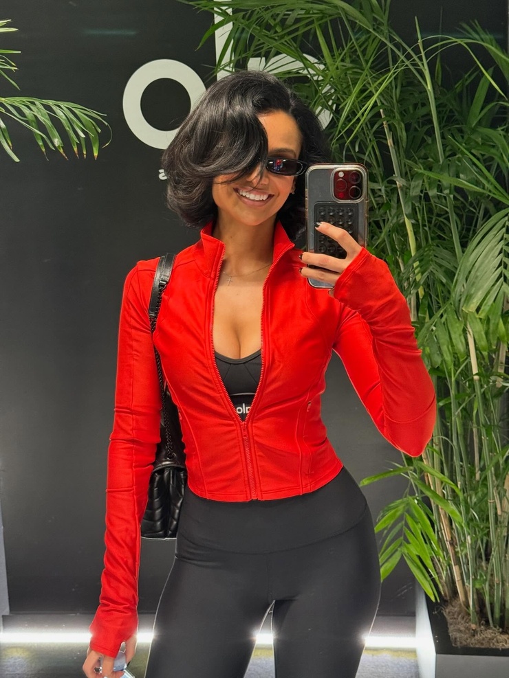 Nazanin Mandi
