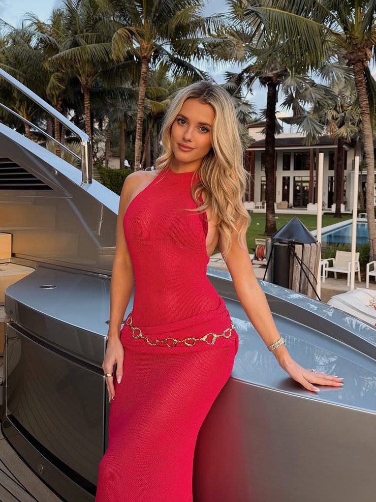 Lindsay Brewer Lindsay Brewer