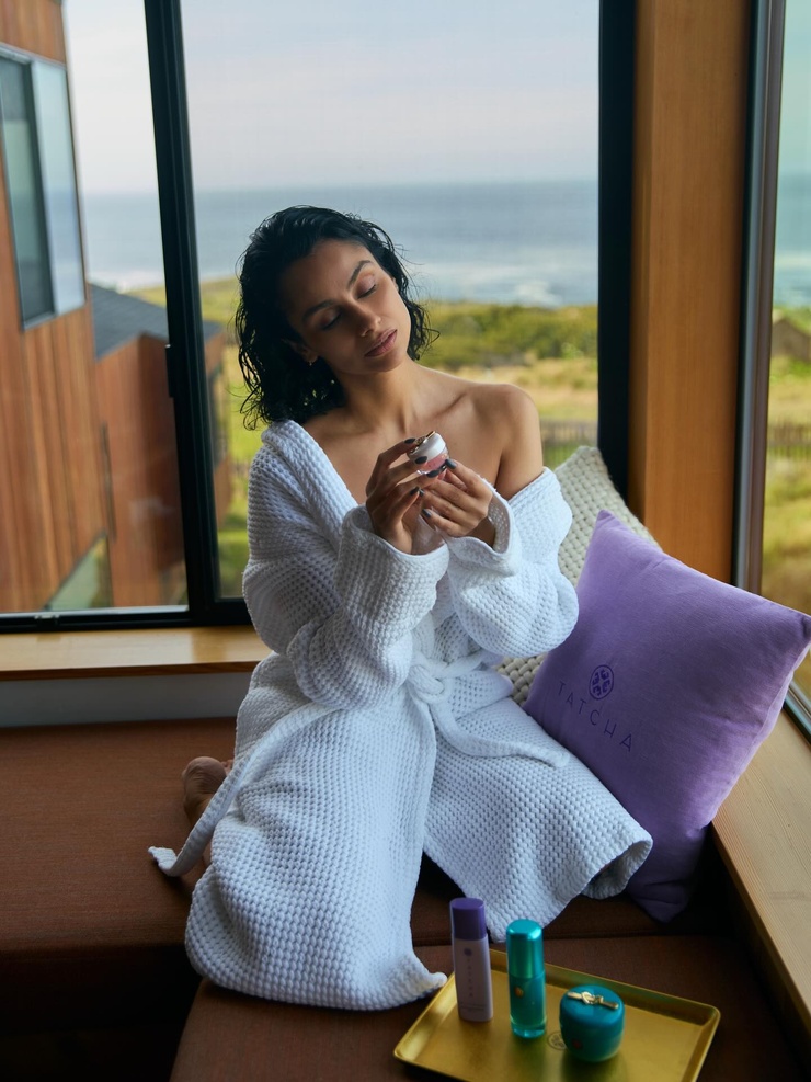 Nazanin Mandi