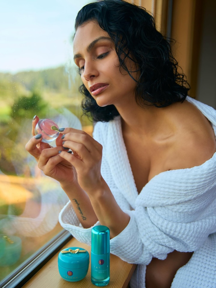 Nazanin Mandi