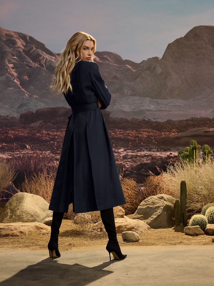 Stella Maxwell