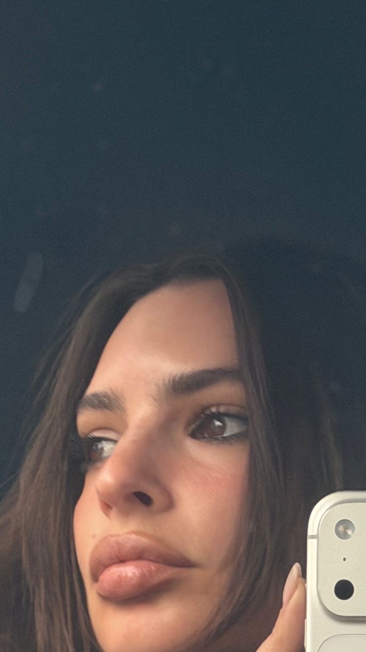 Emily Ratajkowski