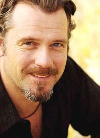 Erik Thomson
