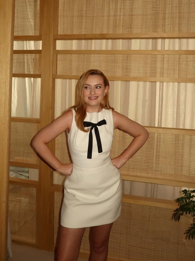Amelia Dimoldenberg
