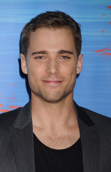 Picture of Dustin Milligan